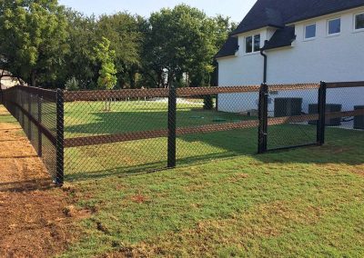 FenceTrac Ranch Rail Fence With Black Chain Link