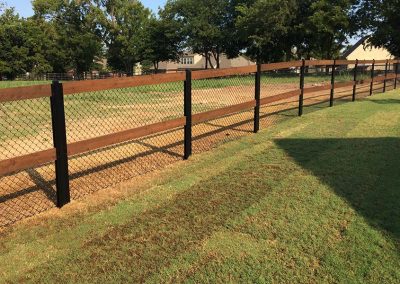 FenceTrac Ranch Rail Fence With Black Chain Link